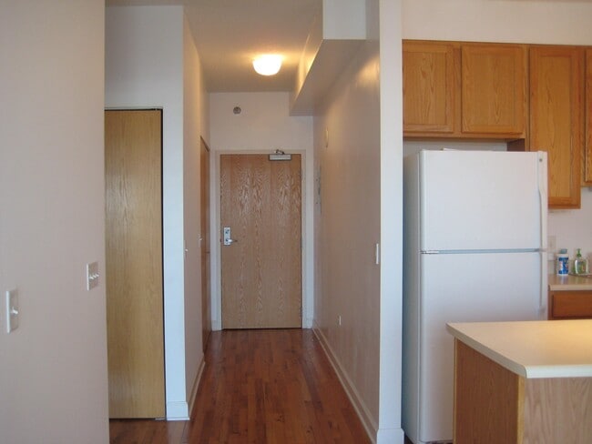 Photo - 1529 S State St Unit 13F