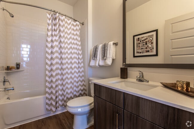 4 Br, 4 Ba-Bathroom