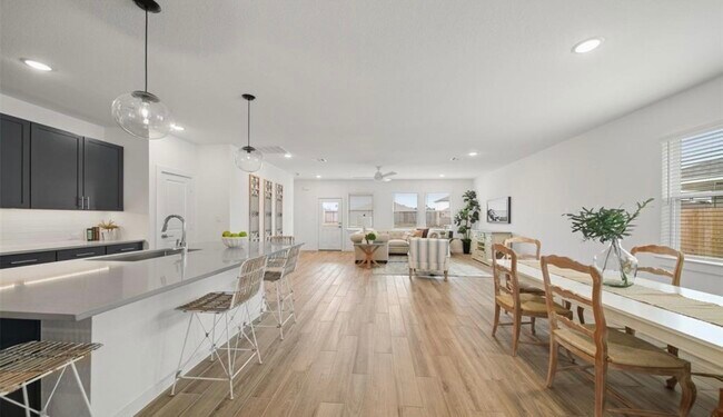 Photo - 302 Little Spg Ct