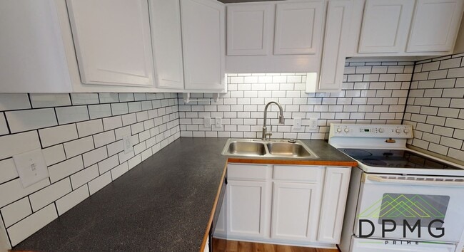 211 S Clemens Ave
