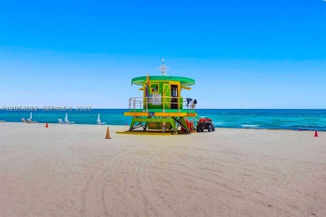Building Photo - 5700 Collins Ave Unit 10C