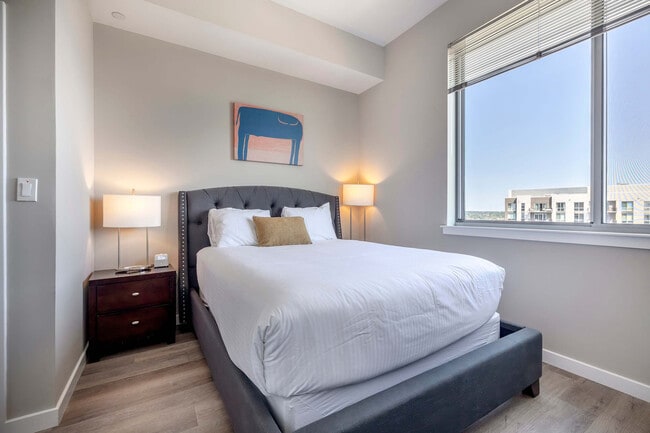 Photo - 880 Pacific St Unidad FL10-ID1050445P