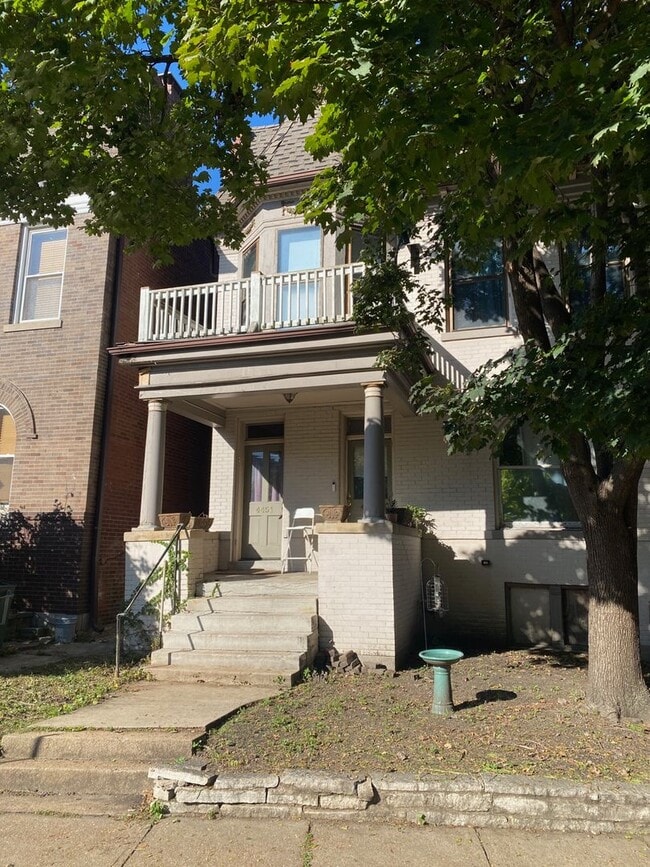 Building Photo - 4451 Pershing Ave Unit 1