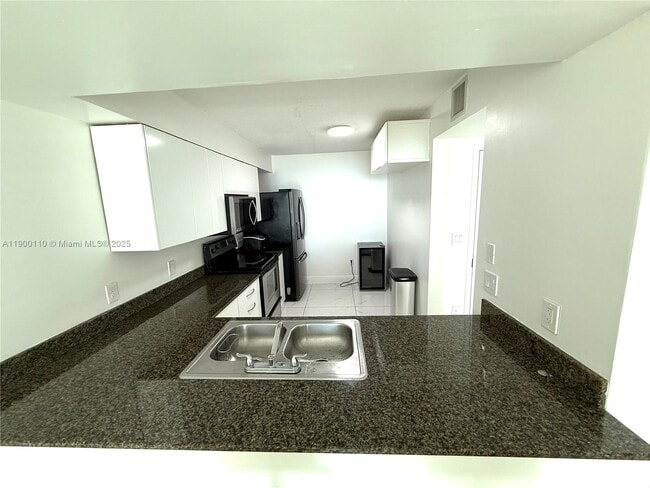 Photo - 1200 Brickell Bay Dr Unit 3915