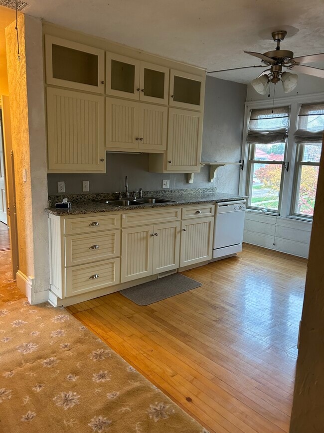 Photo - 417 Nicolet Blvd Unit Upper