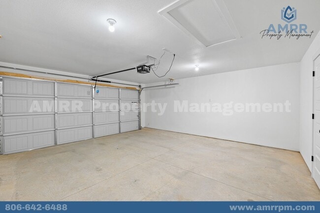 Photo - 304 Honeybee Ave