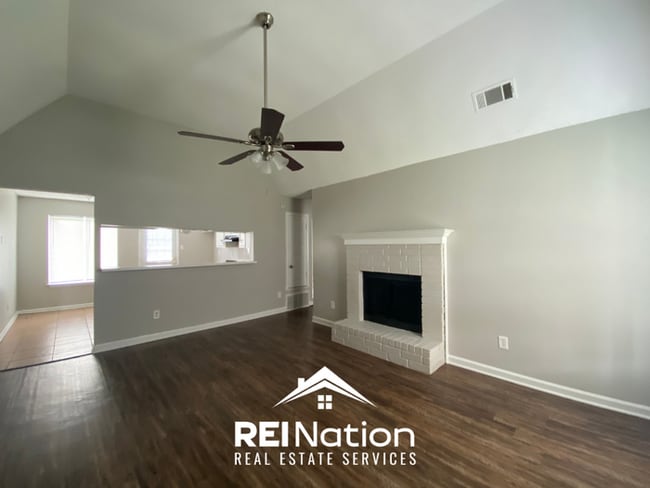 MILLINGTON STUNNER! 3BR/2BA | Vaulted Ceilings & Vinyl Plank Floors | Fenced Yard!