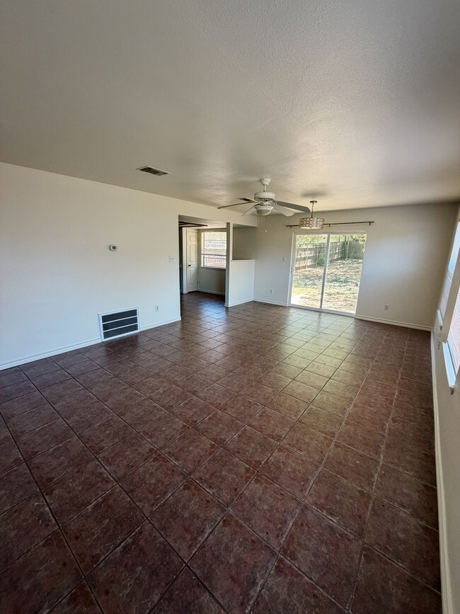 Photo - 222 Craddock Ave