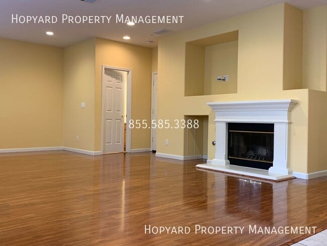 Photo - 933 Desmet Dr