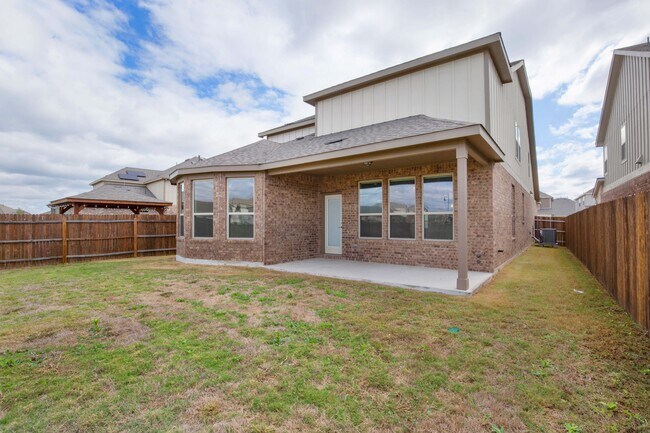 Photo - 148 Isabella Wy