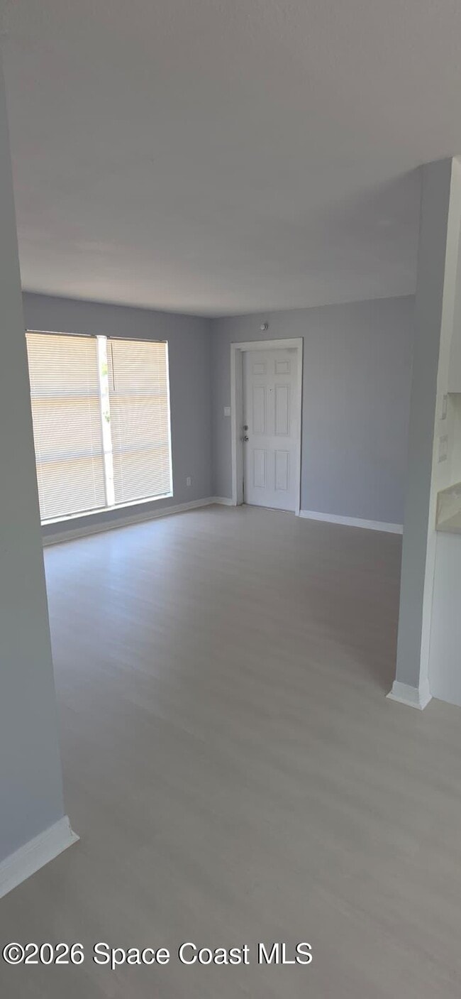 Photo - 1047 Japonica Ln