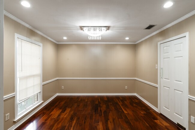 Photo - 1017 Westbury Dr