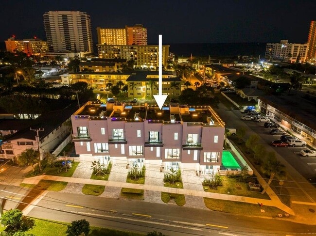 Photo - 1002 N Riverside Dr