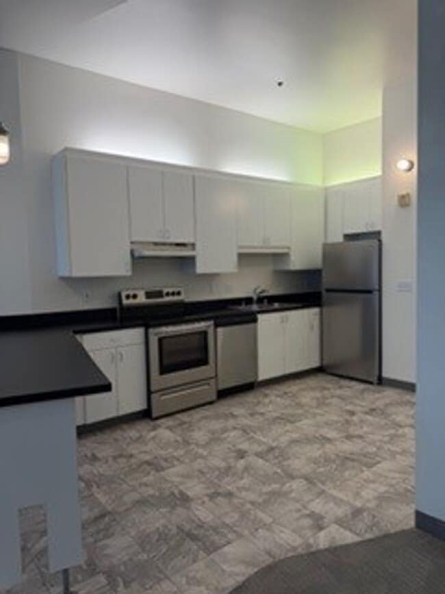 215 S Brea Blvd, LLC - Lofts