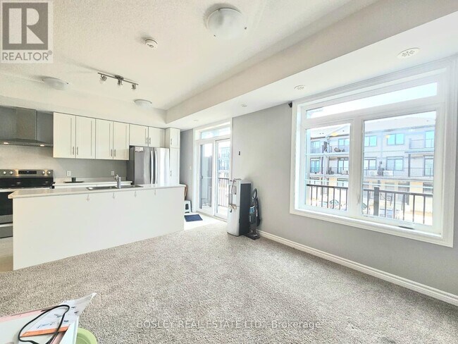 Photo - 76 Lomond Ln