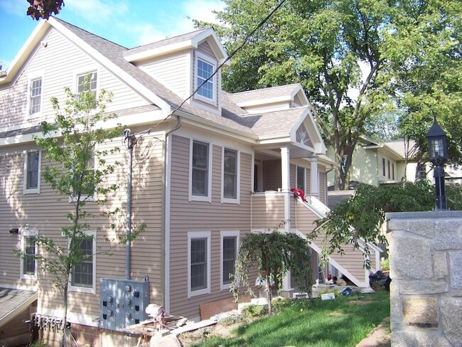 Building Photo - 764 Quinnipiac Ave Unit 3 Rental