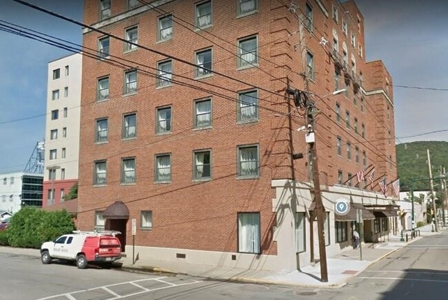 Building Photo - 2 South Ave Rental