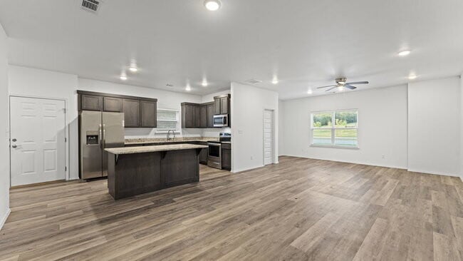 Photo - Sign a lease now and get one month’s rent ... Unit 2