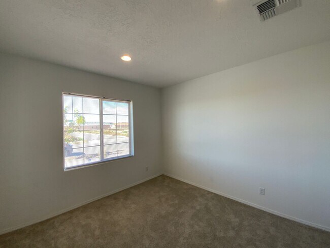Photo - 3 Bedroom Single Story New Build in Mesa D...