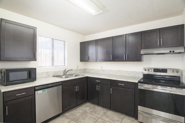 Photo - 1647 E Lester St