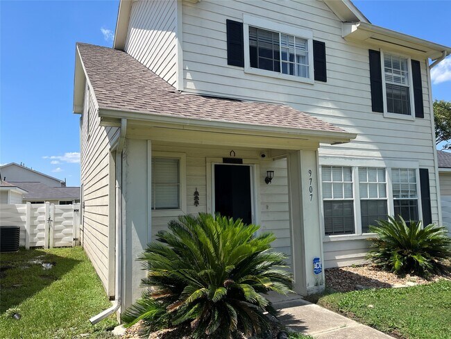 Building Photo - 9707 Farrell Dr