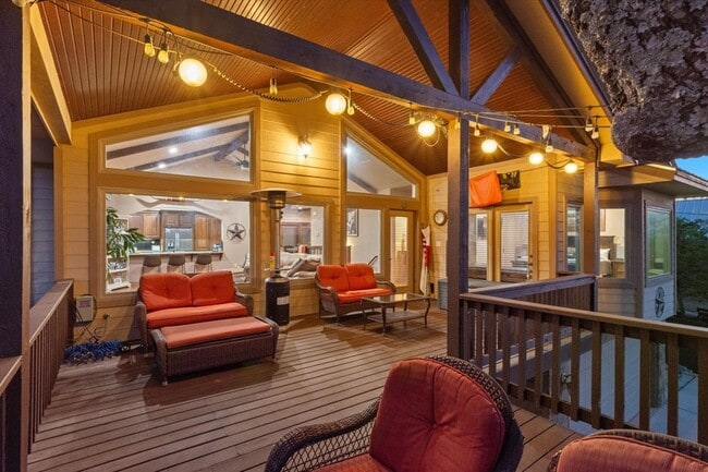 Photo - 785 Lake Forest