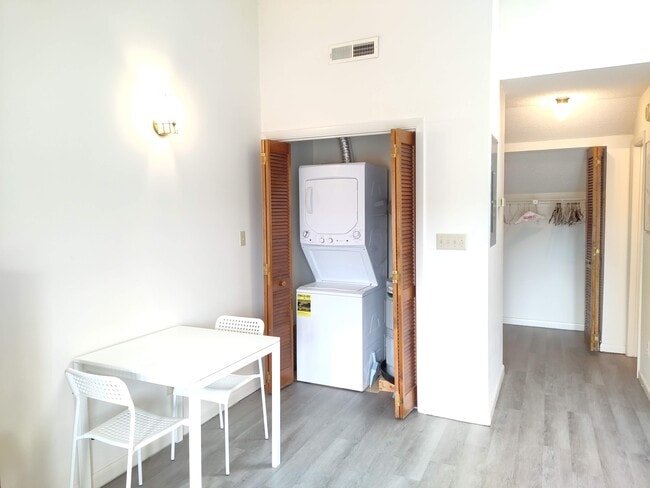 Photo - 510 Fairwood Lakes Dr Unit 19E