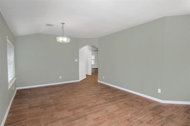 Photo - 405 Magnolia Estates Dr