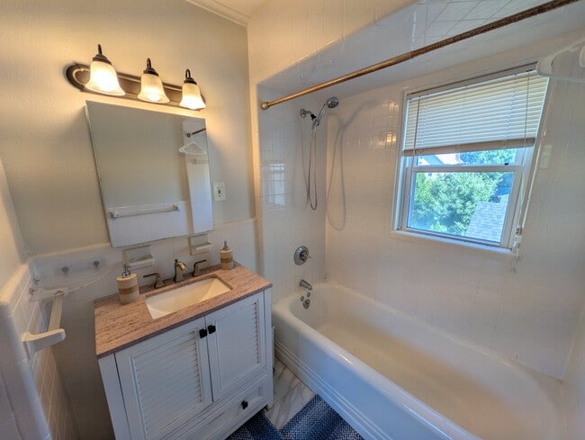 Photo - 20 Chester St Unit 2