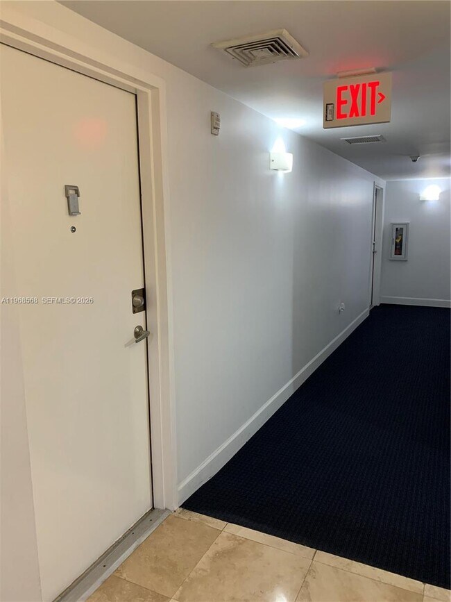 Photo - 1401 SW 22nd St Unidad 903