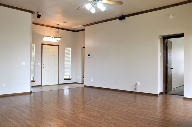 Photo - Very Nice Home In Highly Desired Area In M...