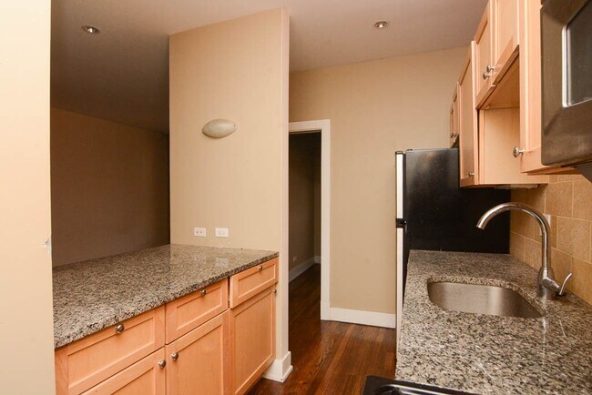 Photo - 726 W Addison St Unit N4