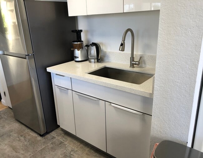 Kitchen - 300 Wai Nani Way Unit 801