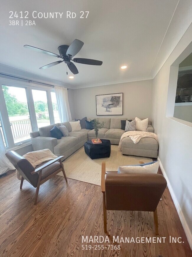 Photo - CHARMING 3 BED/2 BATH WOODSLEE HOME w/ POOL! PLUS UTILITIES