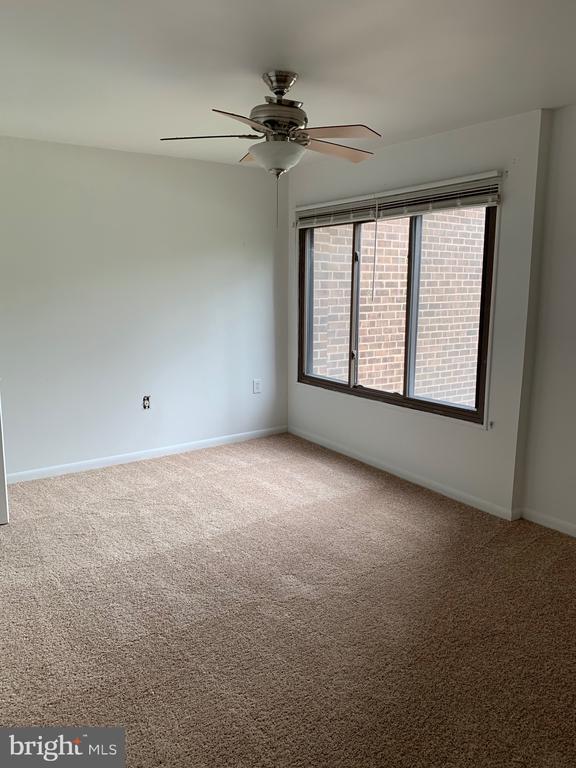 Photo - 15704 Dorset Rd Unit 144