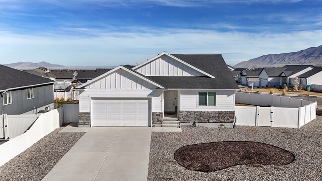 Building Photo - 336 Destiny Wy