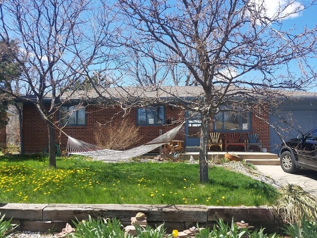 Photo - Enjoy Amazing Flatiron Views, Abundant Space, and A Large Backyard in this 5 Bedroom Home