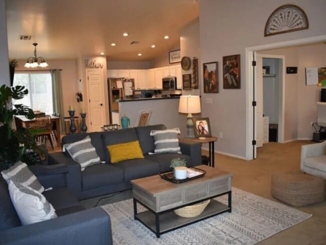 Photo - beautiful 4BD/2BA contemporary home