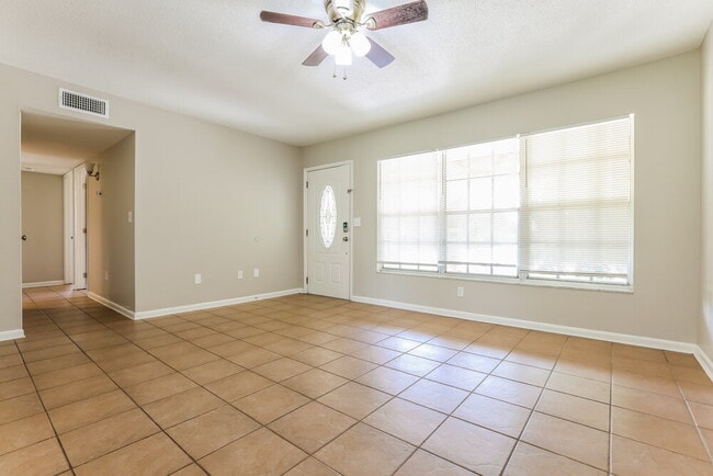 Photo - 20094 Lorenzo Ave