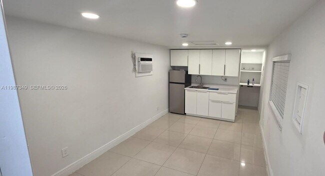 Photo - 4337 SW 49th St Unit 2