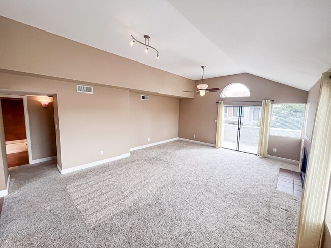 10115 E Mountain View Rd