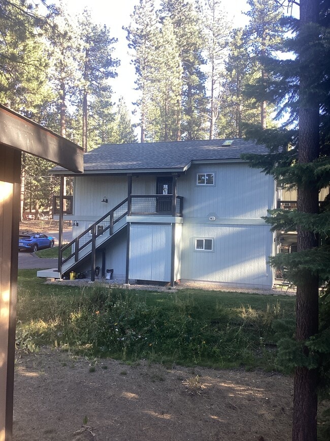 Building Photo - 1320 Bonanza Ave