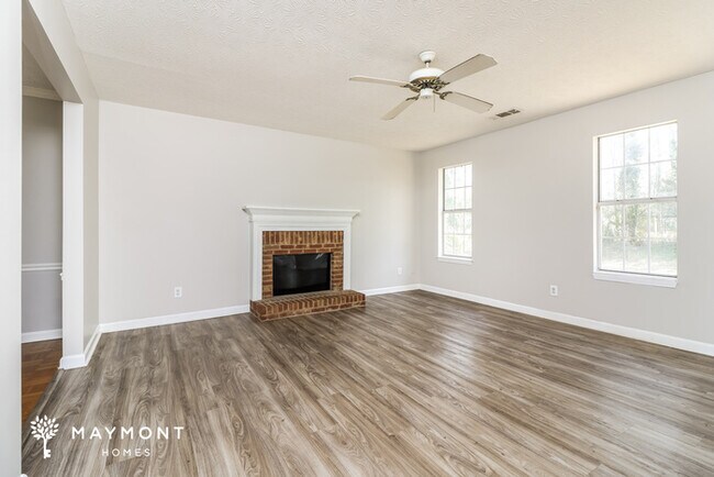 Photo - 1255 Martinique Ct SW