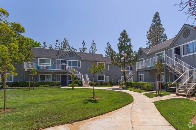 Building Photo - Mountain View Apartments