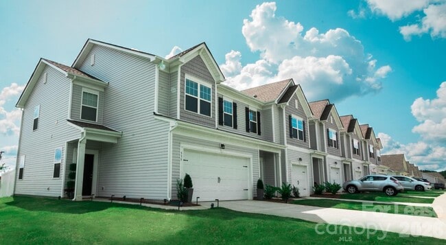 Building Photo - 525 Wayforth Rd NW