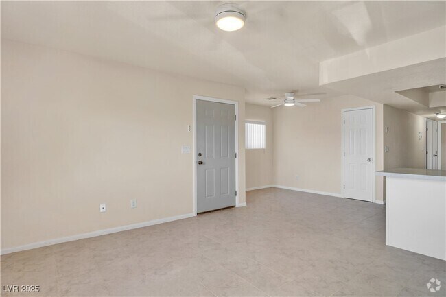 Building Photo - 2217 N Jones Blvd Rental