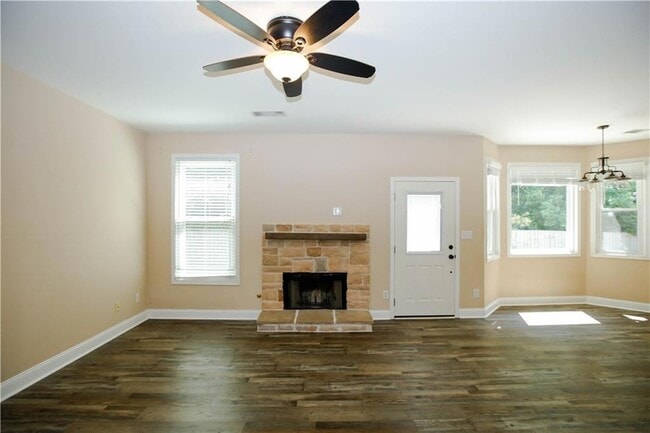 Photo - 1005 Landover Crossing