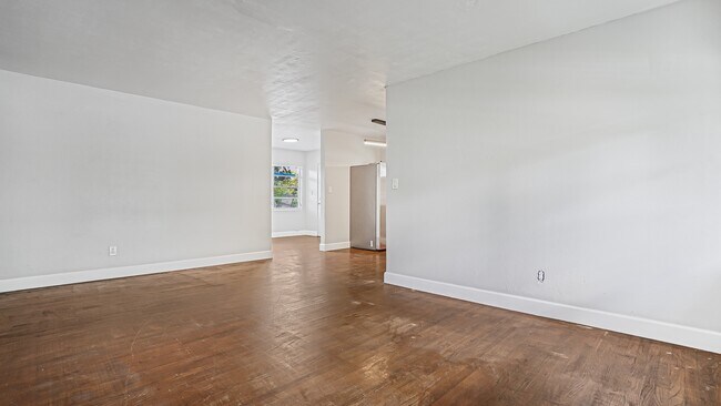 Photo - 5518 Riviera Dr