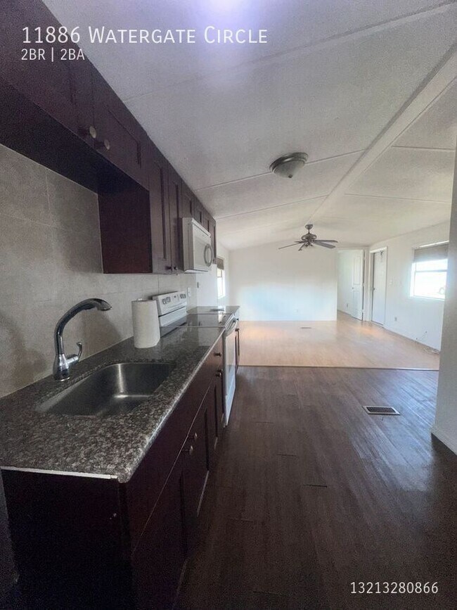 Photo - 11886 Watergate Cir
