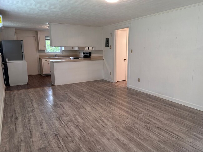 Photo - For Rent – $1,100/month | 2 Bed | 1 Bath Unit 2964 Old Shelby Rd